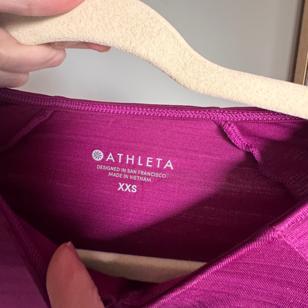 NWOT Athleta XXS Pacifica Contoured UPF Long-sleeve Top Vibrant Fuchsia - Picture 9 of 9